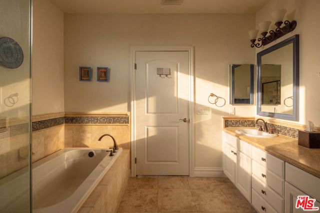 4237 Longridge Avenue 203, Studio City, CA 91604