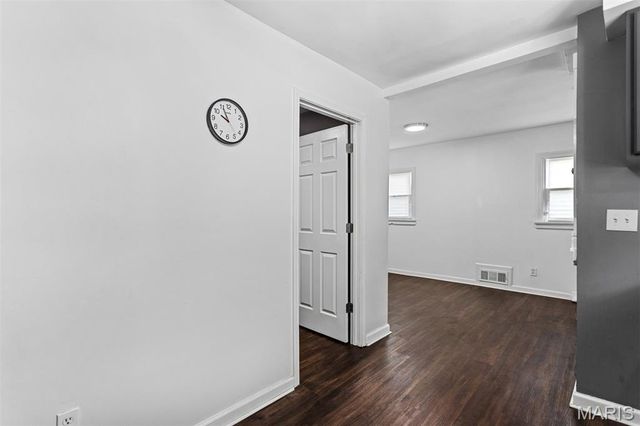 10532 Decker Avenue, St Louis, MO 63114