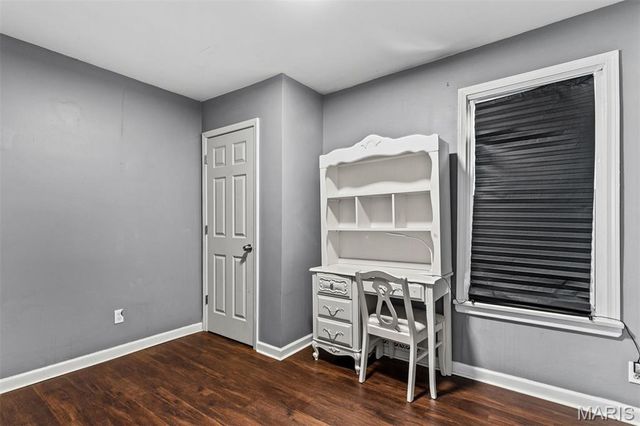 10532 Decker Avenue, St Louis, MO 63114