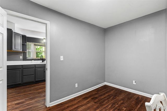 10532 Decker Avenue, St Louis, MO 63114