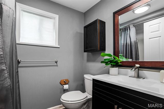 10532 Decker Avenue, St Louis, MO 63114