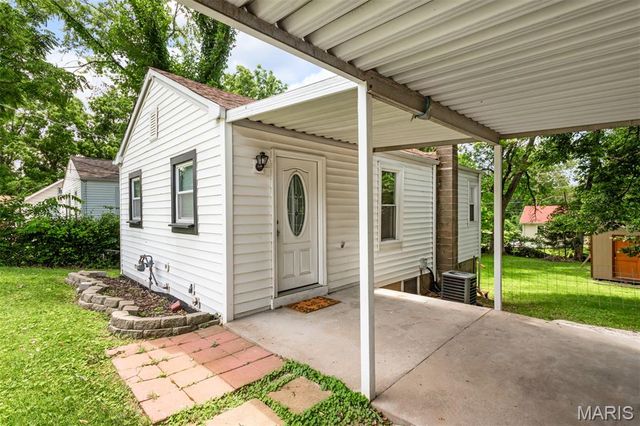 10532 Decker Avenue, St Louis, MO 63114