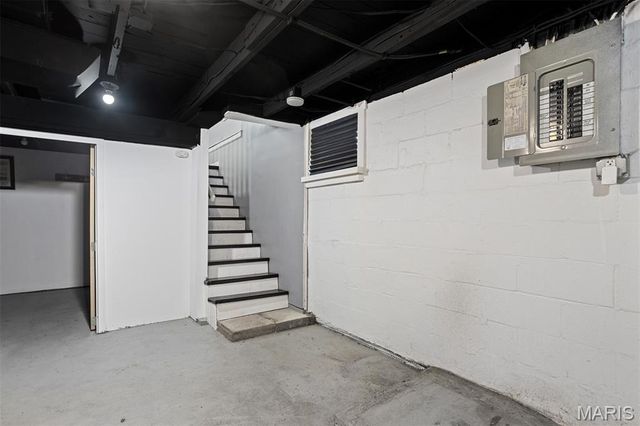 10532 Decker Avenue, St Louis, MO 63114