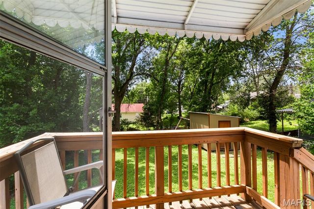 10532 Decker Avenue, St Louis, MO 63114