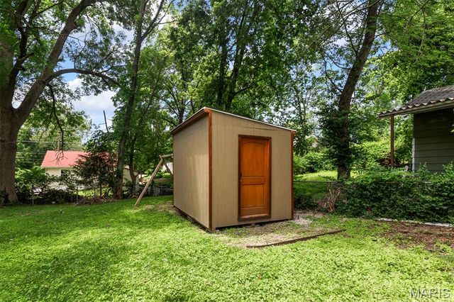 10532 Decker Avenue, St Louis, MO 63114