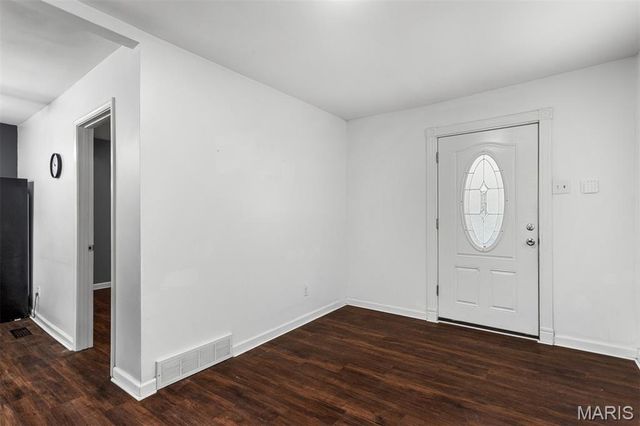 10532 Decker Avenue, St Louis, MO 63114