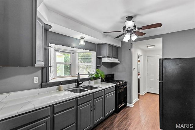 10532 Decker Avenue, St Louis, MO 63114