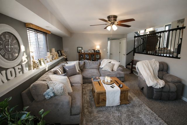 26049 S White Oak Trail, Channahon, IL 60410