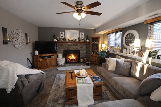 26049 S White Oak Trail, Channahon, IL 60410