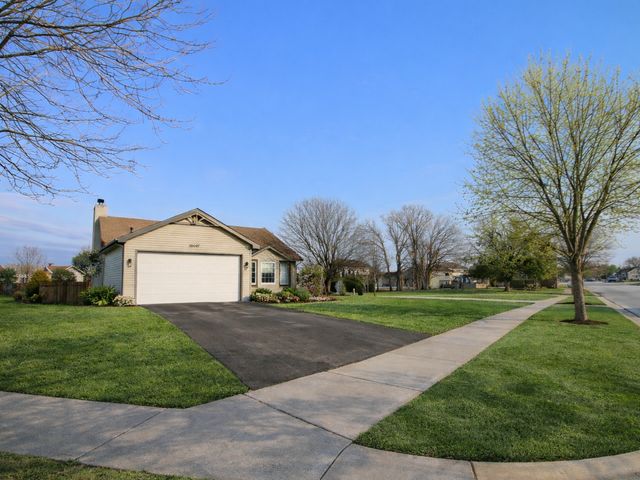 26049 S White Oak Trail, Channahon, IL 60410