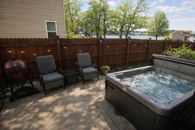 26049 S White Oak Trail, Channahon, IL 60410