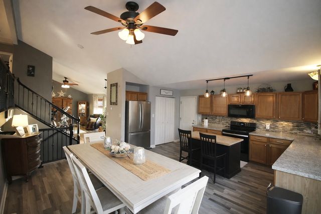 26049 S White Oak Trail, Channahon, IL 60410