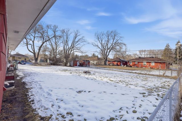 6800 68th Avenue N, Brooklyn Park, MN 55428