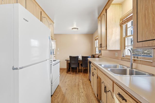 6800 68th Avenue N, Brooklyn Park, MN 55428