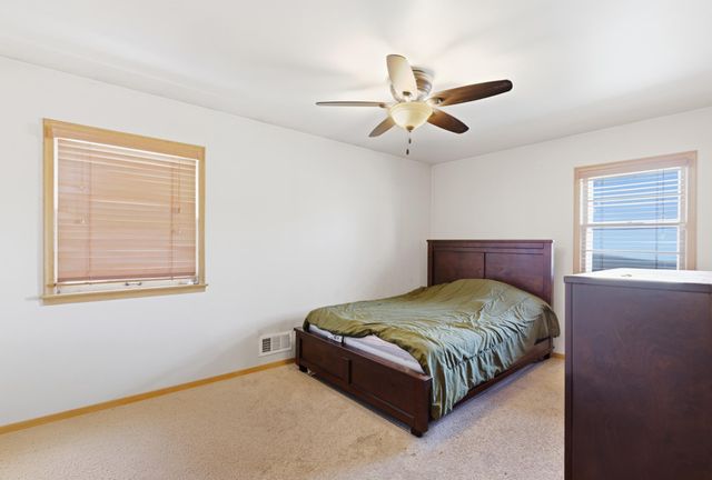 6800 68th Avenue N, Brooklyn Park, MN 55428