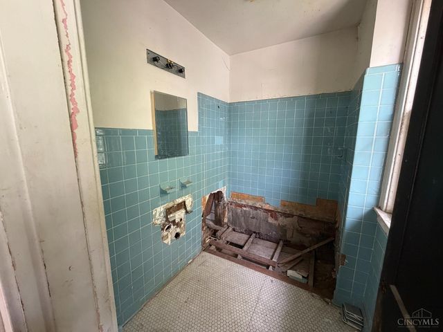 660 Steiner Avenue, Cincinnati, OH 45204