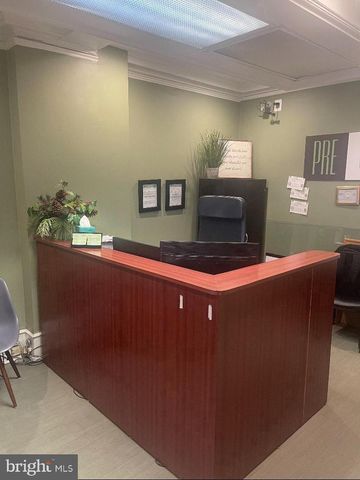 1608 SPRUCE ST, Philadelphia, PA 19103