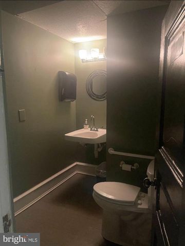 1608 SPRUCE ST, Philadelphia, PA 19103