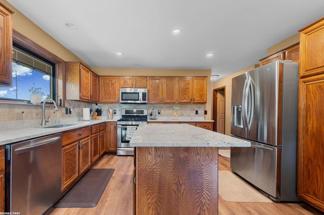 44325 Meadowlake Drive, Sterling Heights, MI 48313
