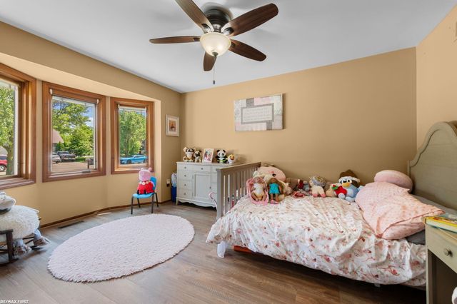 44325 Meadowlake Drive, Sterling Heights, MI 48313