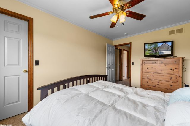 44325 Meadowlake Drive, Sterling Heights, MI 48313