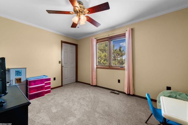 44325 Meadowlake Drive, Sterling Heights, MI 48313
