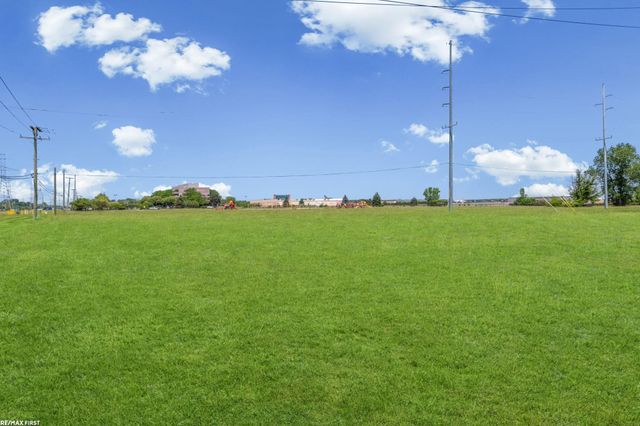44325 Meadowlake Drive, Sterling Heights, MI 48313