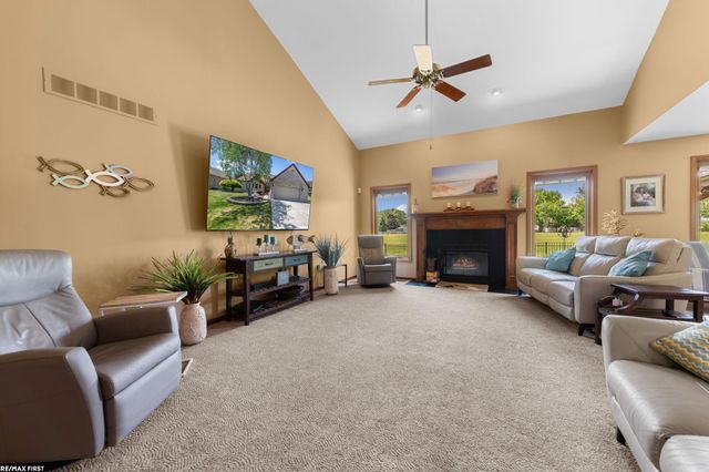 44325 Meadowlake Drive, Sterling Heights, MI 48313