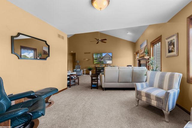 44325 Meadowlake Drive, Sterling Heights, MI 48313