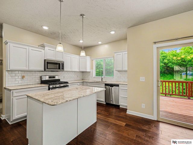 2005 Oriole Drive, Bellevue, NE 68123