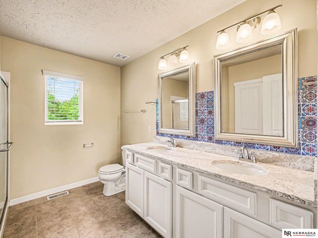 2005 Oriole Drive, Bellevue, NE 68123