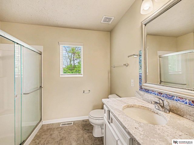 2005 Oriole Drive, Bellevue, NE 68123