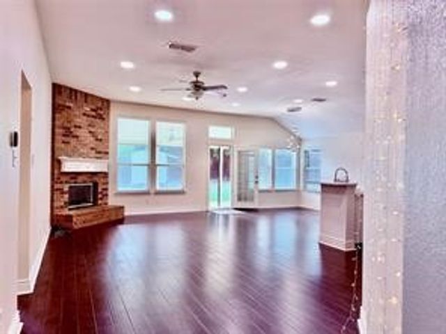 700 Auburndale Drive, Euless, TX 76040