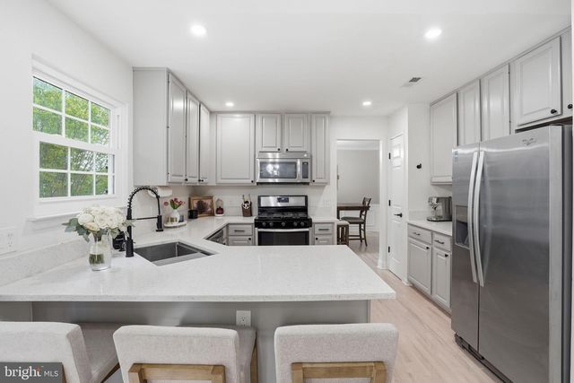 5710 RIDGEDALE DR, Woodbridge, VA 22193