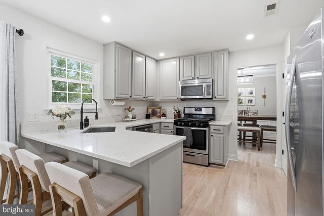 5710 RIDGEDALE DR, Woodbridge, VA 22193