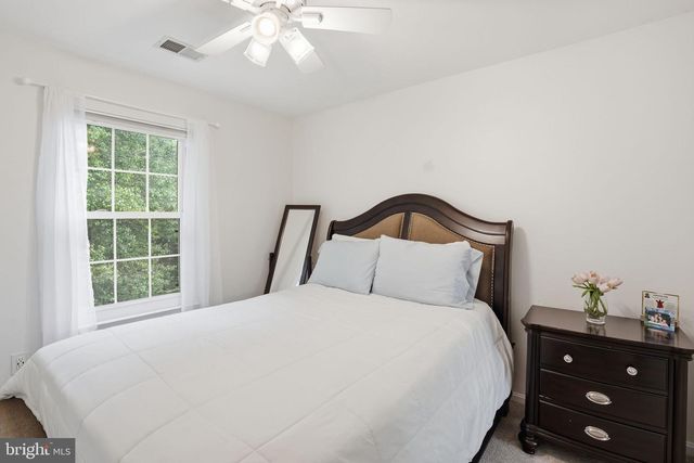 5710 RIDGEDALE DR, Woodbridge, VA 22193