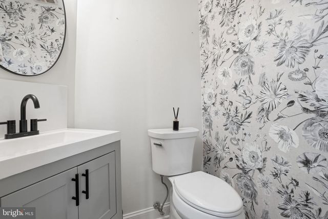5710 RIDGEDALE DR, Woodbridge, VA 22193