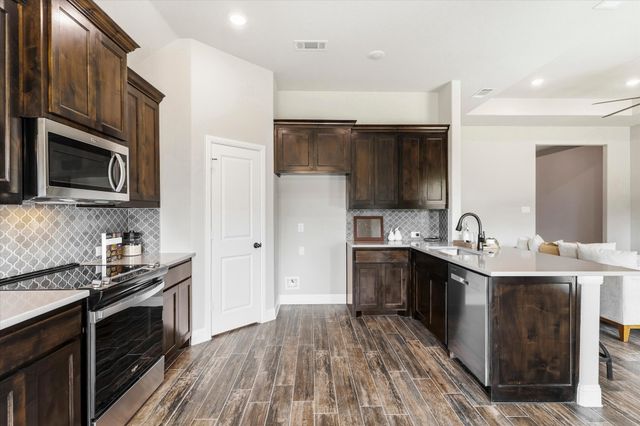 2106 Briarwood Drive, Bridgeport, TX 76426