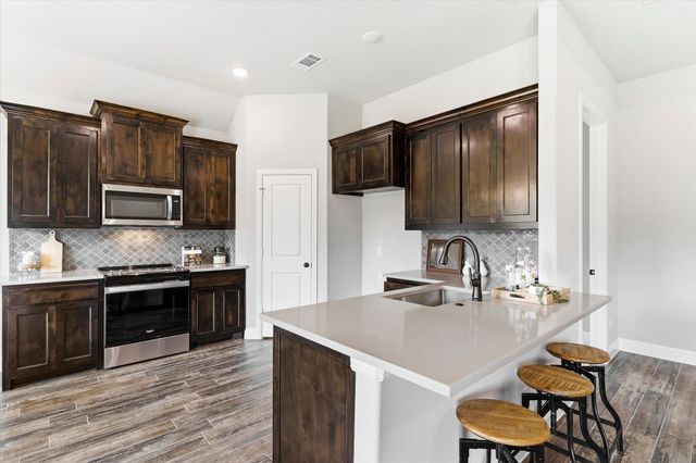 2106 Briarwood Drive, Bridgeport, TX 76426