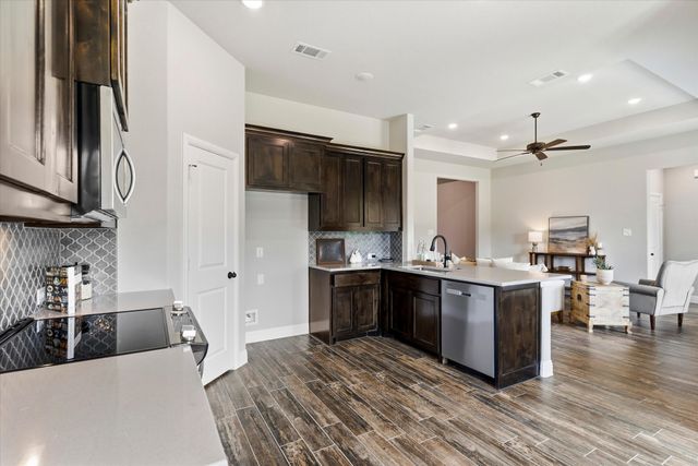 2106 Briarwood Drive, Bridgeport, TX 76426