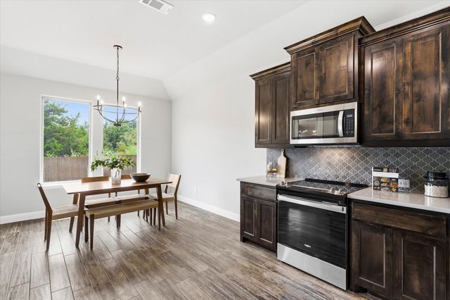 2106 Briarwood Drive, Bridgeport, TX 76426