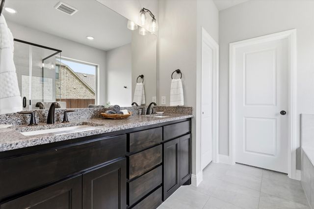 2106 Briarwood Drive, Bridgeport, TX 76426