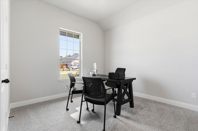 2106 Briarwood Drive, Bridgeport, TX 76426