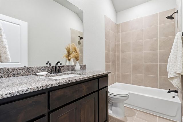 2106 Briarwood Drive, Bridgeport, TX 76426