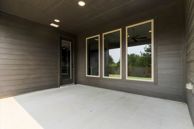 2106 Briarwood Drive, Bridgeport, TX 76426