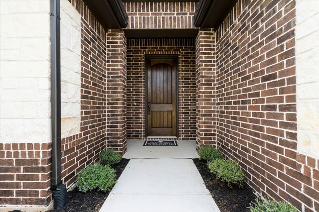 2106 Briarwood Drive, Bridgeport, TX 76426