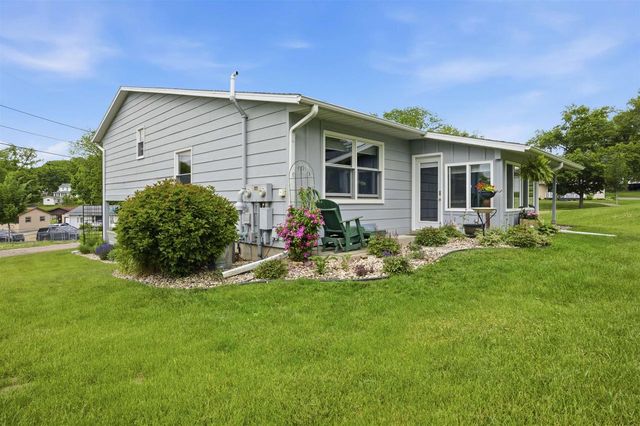 1530 East Street, Baraboo, WI 53913