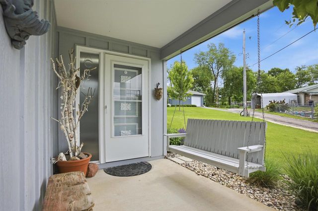 1530 East Street, Baraboo, WI 53913