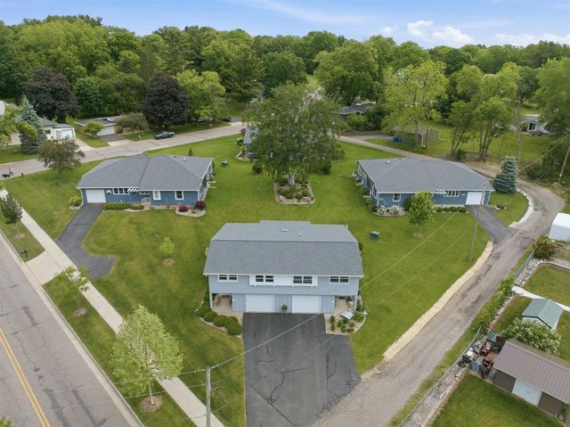 1530 East Street, Baraboo, WI 53913