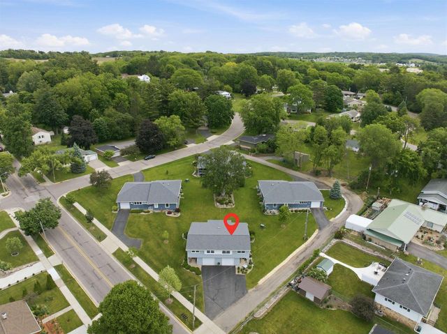 1530 East Street, Baraboo, WI 53913